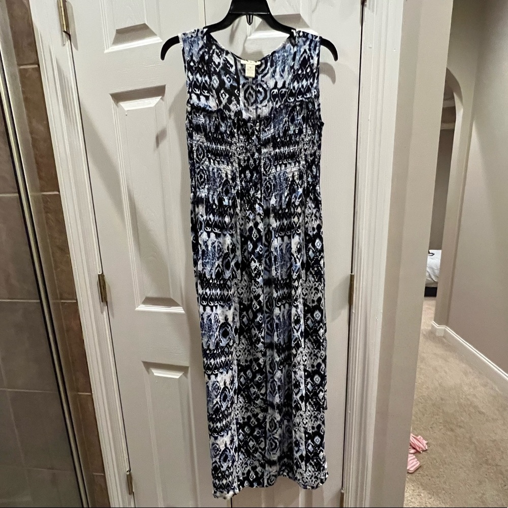 Choices women’s medium sleeveless dress.
